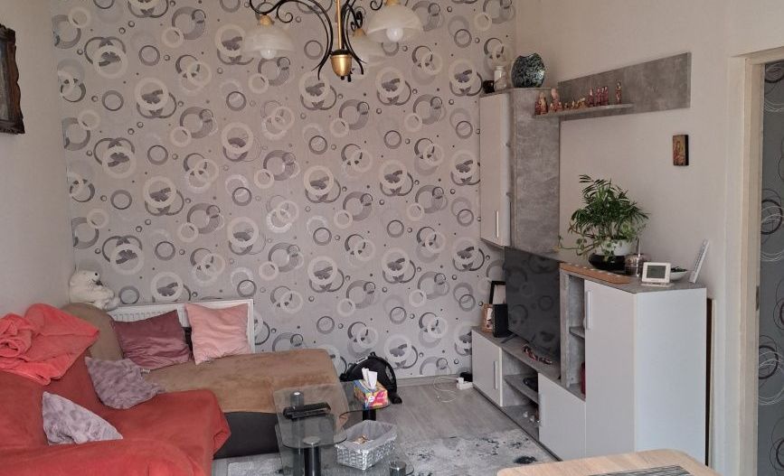 Apartament 2 camere Piata Traian - la curte cu centrala - Poză 1
