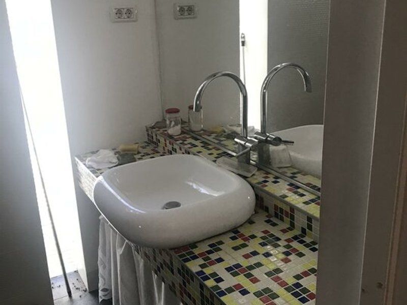 De inchiriat Casa Semidecomandata curte proprie cu 2 fronturi zona Uta - Poză 5