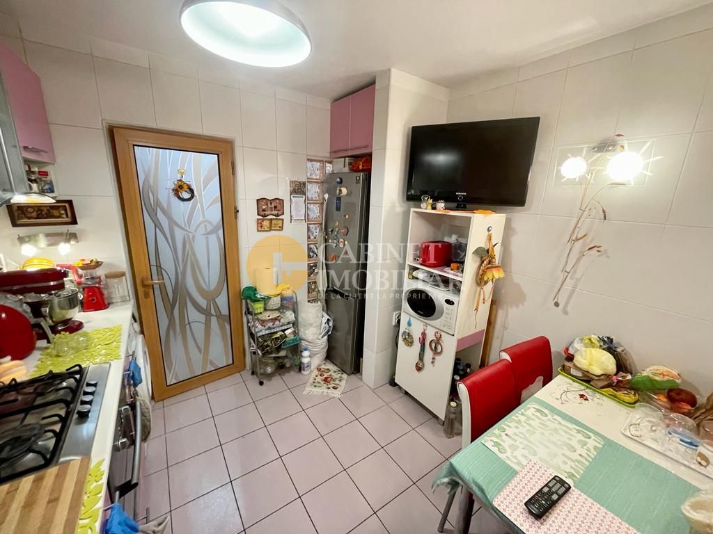 Complet Renovat - 3 Camere - Etaj 1 - Bloc Fara Risc - Zona Podu Ros - Poză 5