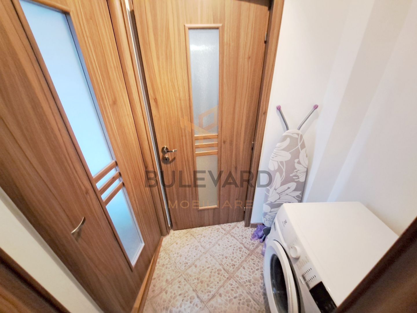 Apartament 2 camere, zona Liceului Onisifor Ghibu, etaj intermediar - Poză 11