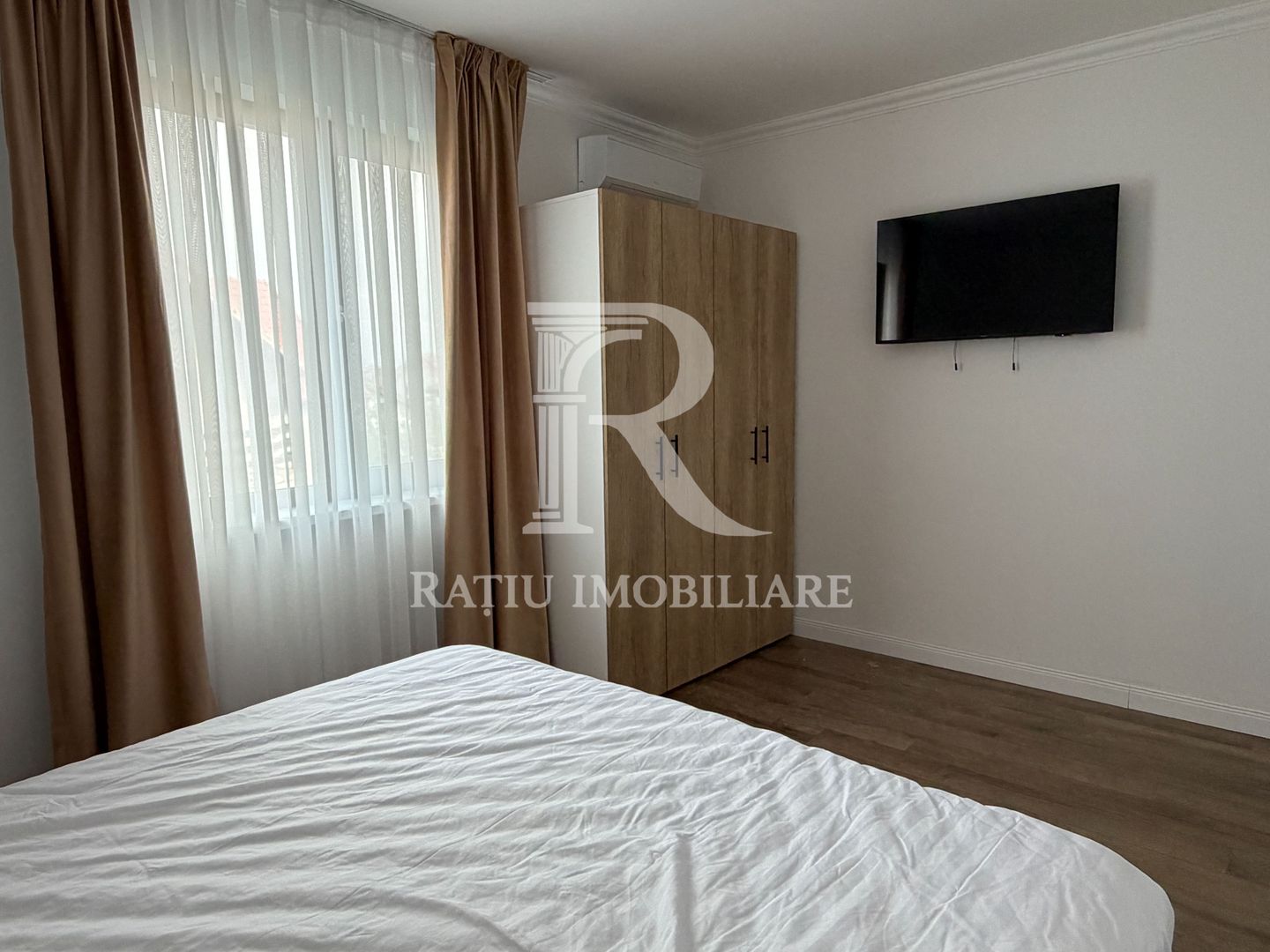 Casa cu 4 dormitoare | Jacuzzi | Sauna | Sanmartin | Oradea - Poză 19