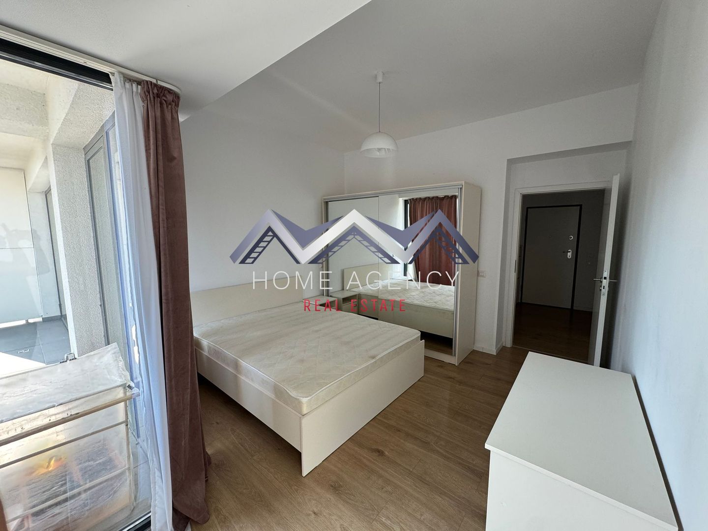 Apartament premium de 3 camere disponibil pentru închiriere în zona Băneasa - Poză 10