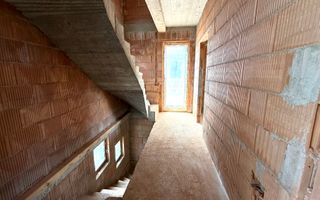 PROIECT DEOSEBIT CU GARAJ- LA ROSU - Poză 5