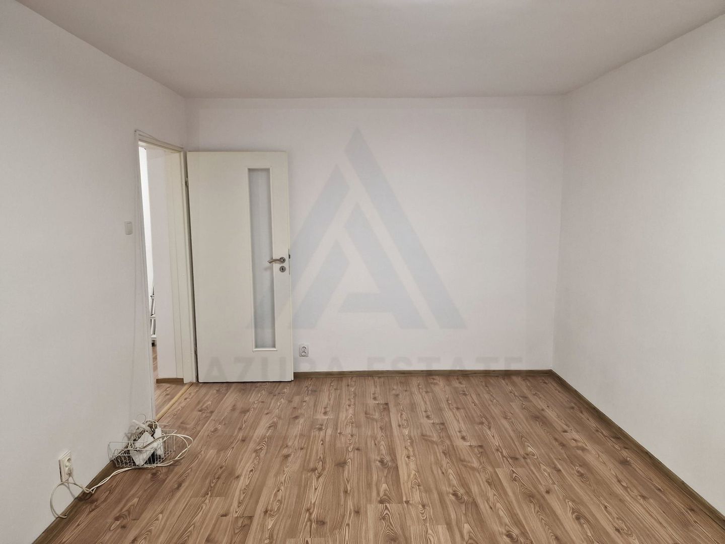 Apartament 3 camere 2 bai 66mp + pivnita Terezian - Poză 11