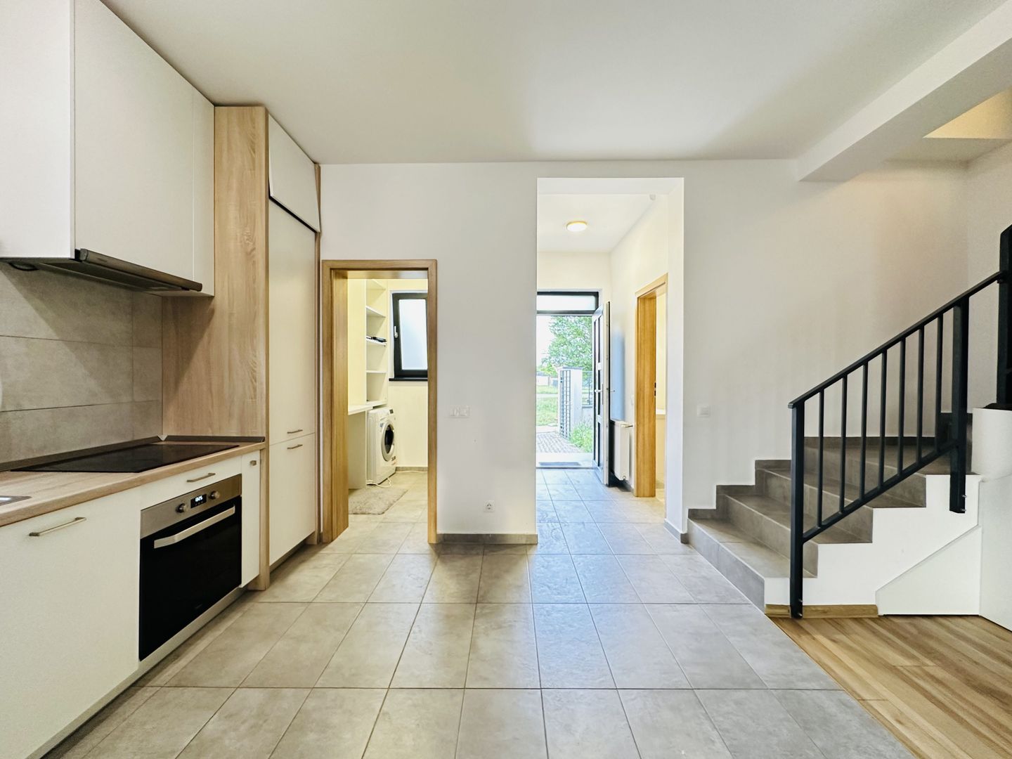 Ikea - Casa moderna cu 3 dormitoare, 130mp | Loc de joaca in mansarda - Poză 2