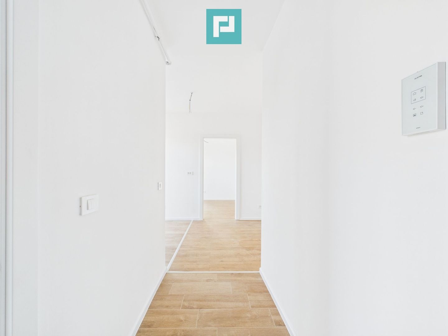 Apartament cu 2 camere | Etaj 2 | Zona Aradului - Poză 2