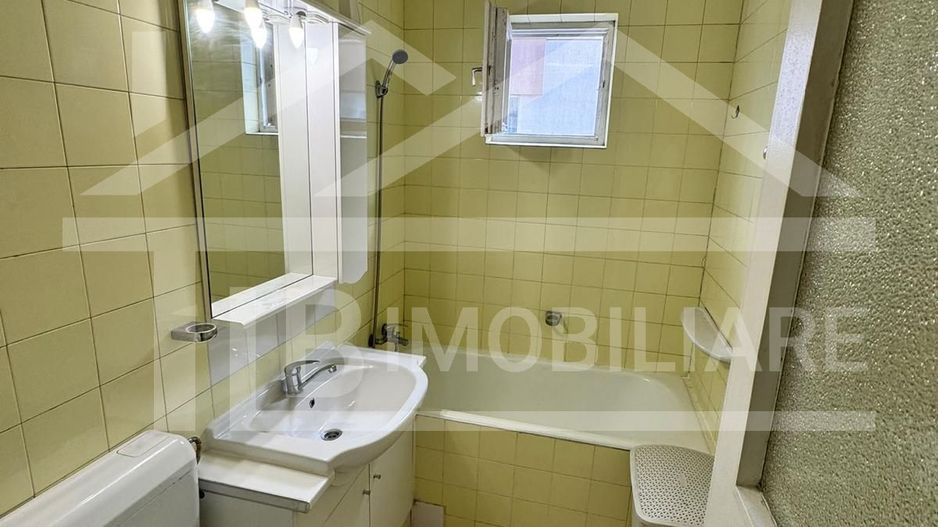 Apartament cu 3 camere, 55 mp, decomandat, Zona UMFST - Poză 11