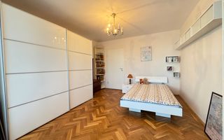 Apartament spatios cu 4 camere si garaj | Spitalul Judetean - Poză 6
