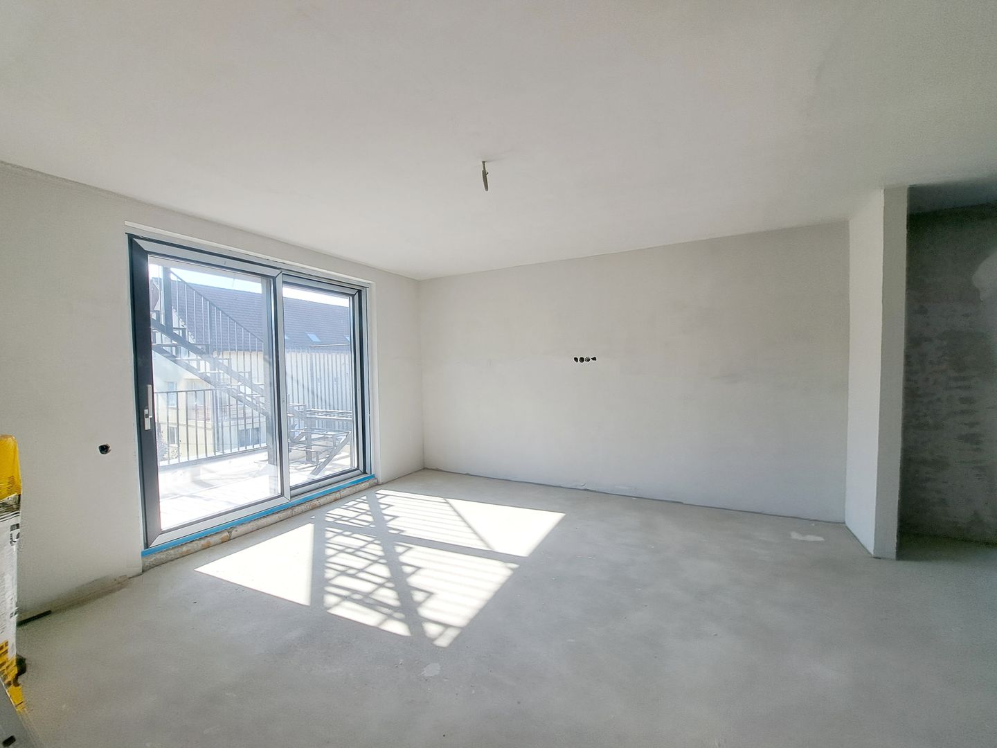 Penthouse 150 mp utili+ terase 200 mp+ 2 parcari subterane +curte 120 mp - Poză 6