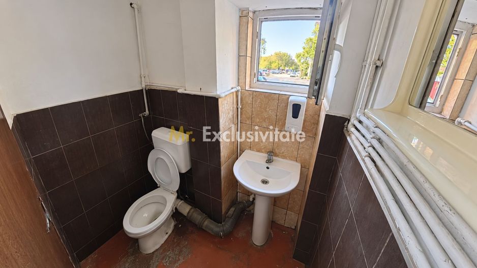 De Vanzare Spațiu  Comercial - Poză 4