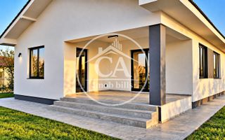 Casă de vânzare cu 4 camere in cartierul Bălcescu, Oradea - Poză 1