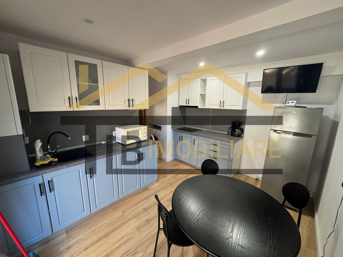 Apartament cu 2 camere, 50 mp, decomandat, Zona Ultracentrala - Poză 1