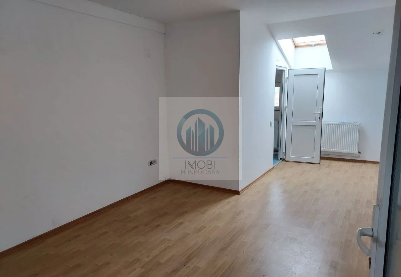 Cladire la cheie 2 ap si 8 garsoniere Deva cartier Grigoresc 495 mp - Poză 11