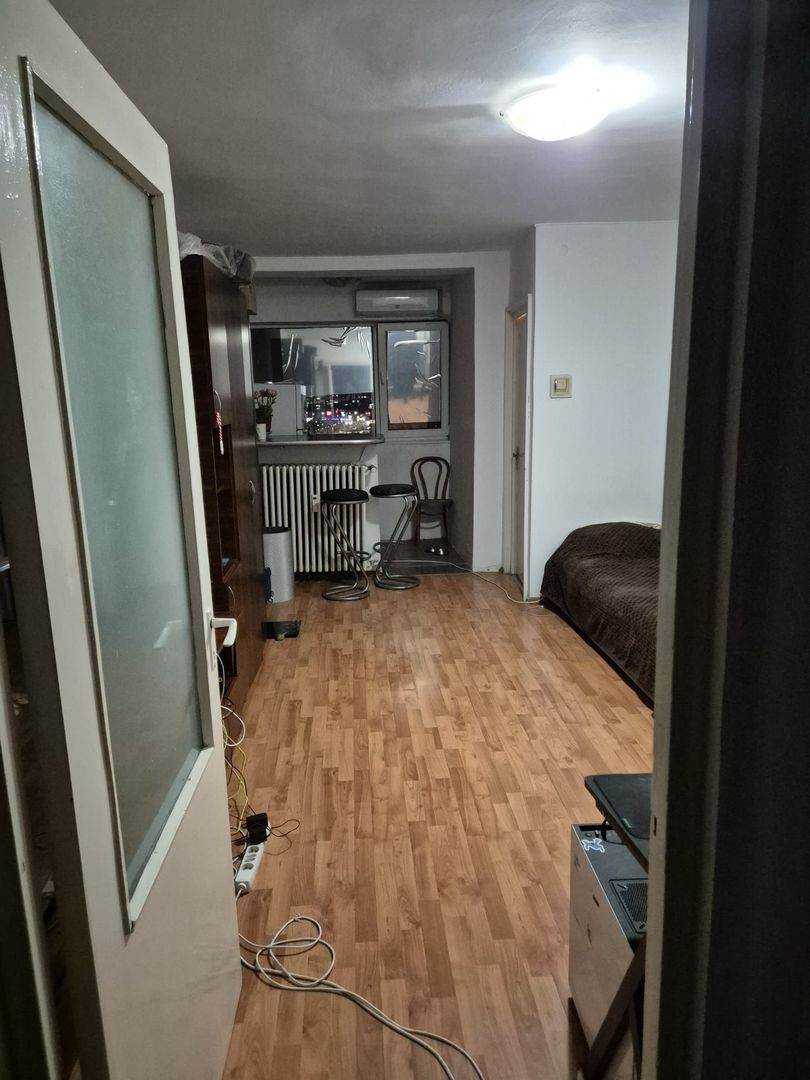 Vanzare Garsonieră decomandată, 29 mp, etaj 9/10 – mobilată, Bd Timisoara - Poză 2
