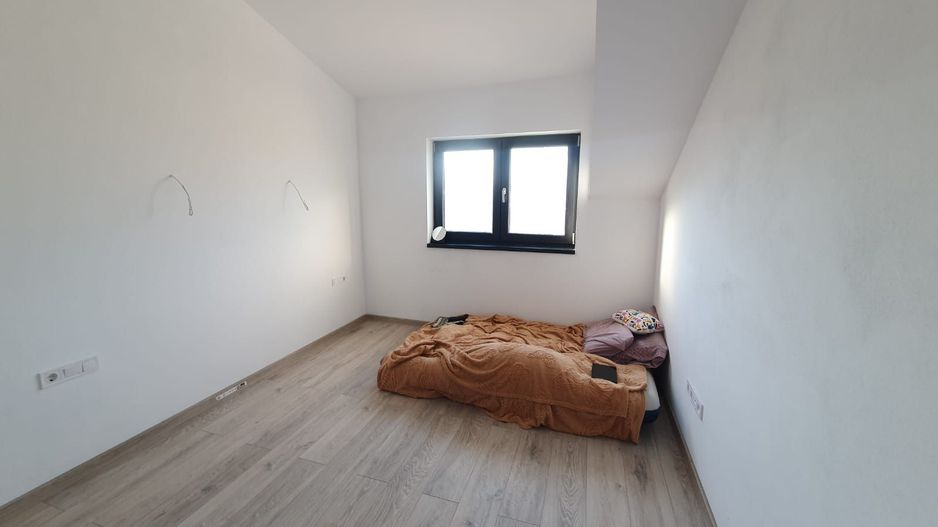 Locuință modernă, 2 camere decomandate, bloc tip vilă, Sânpetru - Poză 15