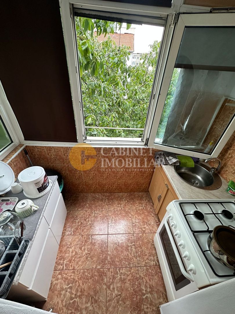 PETRU PONI - 3 CAMERE DECOMANDAT - ETAJUL 2 - BLOC 1985 - Poză 4