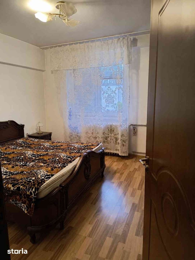 Vanzare 3 camere, etaj 1, balcon luminos, bucătărie separată – Drumul Taberei - Poză 7