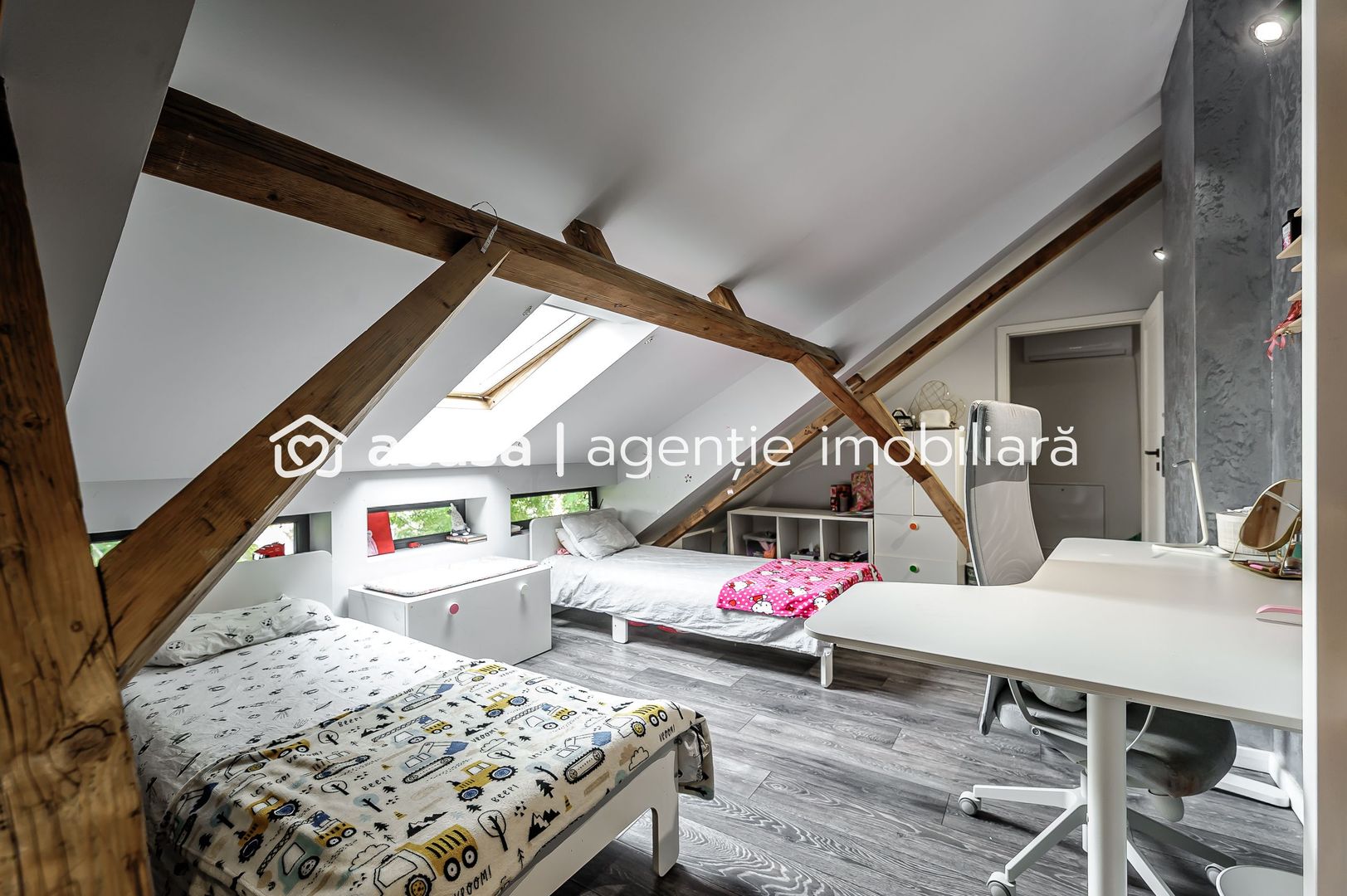 Apartament tip casa, cu gradina proprie, in zona centrala a Aradului - Poză 8
