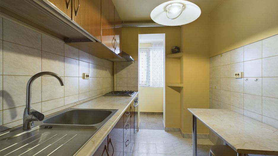 Apartament cu 3 camere, etaj intermediar - Poză 6