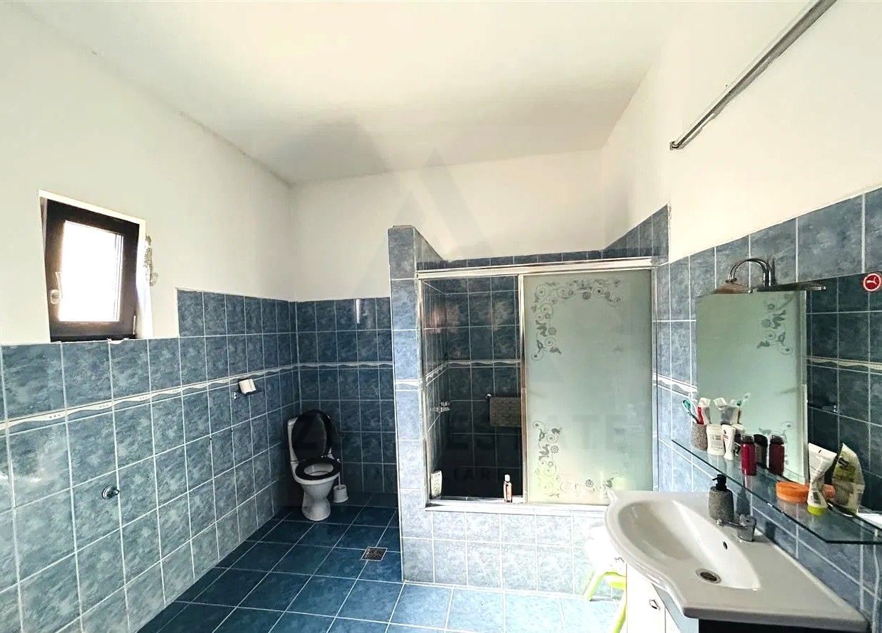 Casă 180 mp utili teren 710 mp panouri solare si hala in Sura Mare - Poză 9