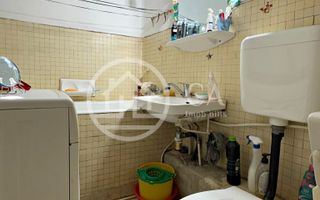 Apartament cu 2 camere de vanzare in zona Rogerius Oradea - Poză 9