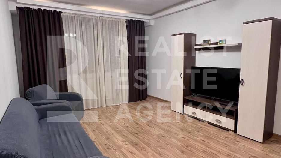 Apartament cu 3 camere – 13 Decembrie,  Coresi la 5 minute pe jos. - Poză 2