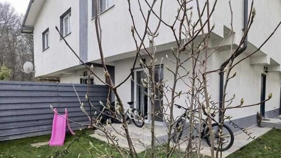 Vilă modernă cu 4 camere, lângă pădure, în Tunari - Poză 4