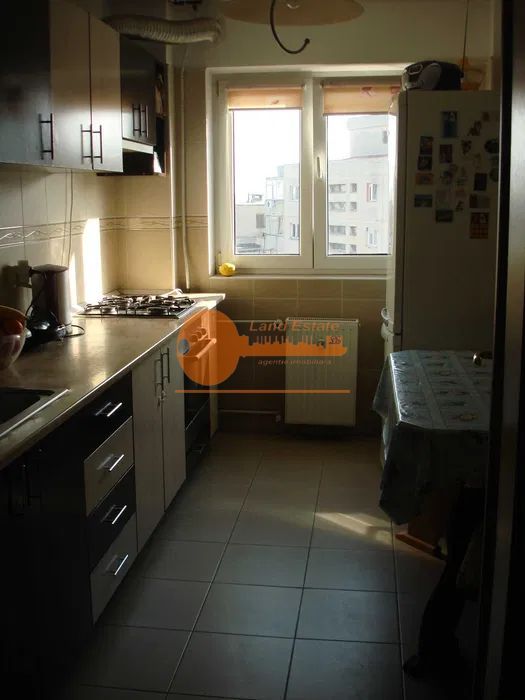 2 Camere - 6 Minute de Metrou Dristor - Poză 6