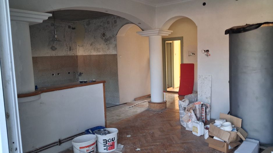 Casa RENOVATA partial 8 cam 6 ari 550mp garaj ANA IPATESCU. - Poză 14