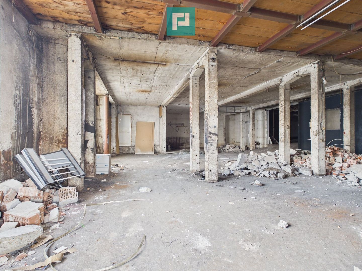 Spațiu industrial 1000 mp de închiriat Aradul Nou - Poză 5