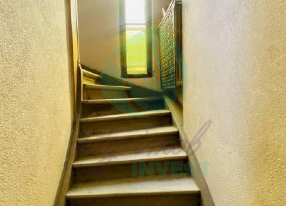 Vanzare jumatate de vila | Primaverii - Poză 6