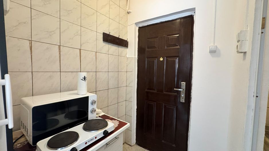 Garsoniera la parter zona Stefan Cel Mare - Poză 5
