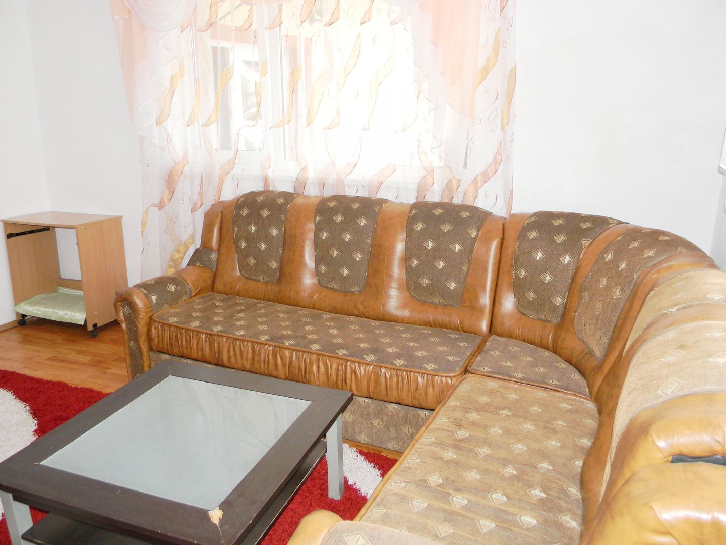 Casa mobilata in Centrul Mun. Sacele - Poză 8