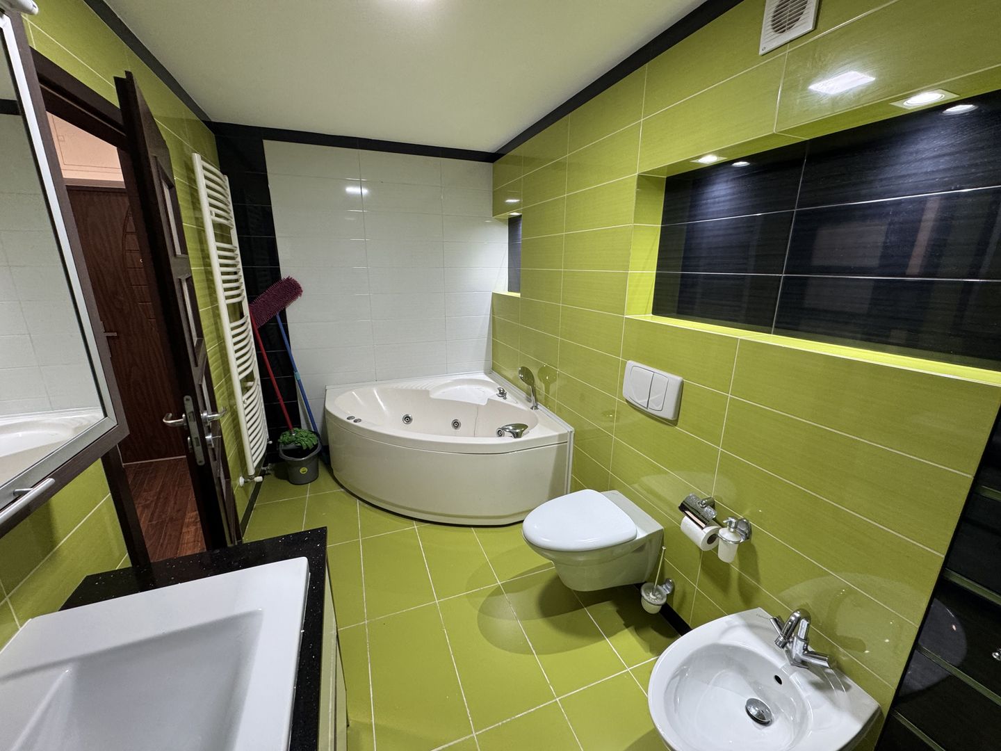 Super apartament in blocul turn de la OMV - Poză 14