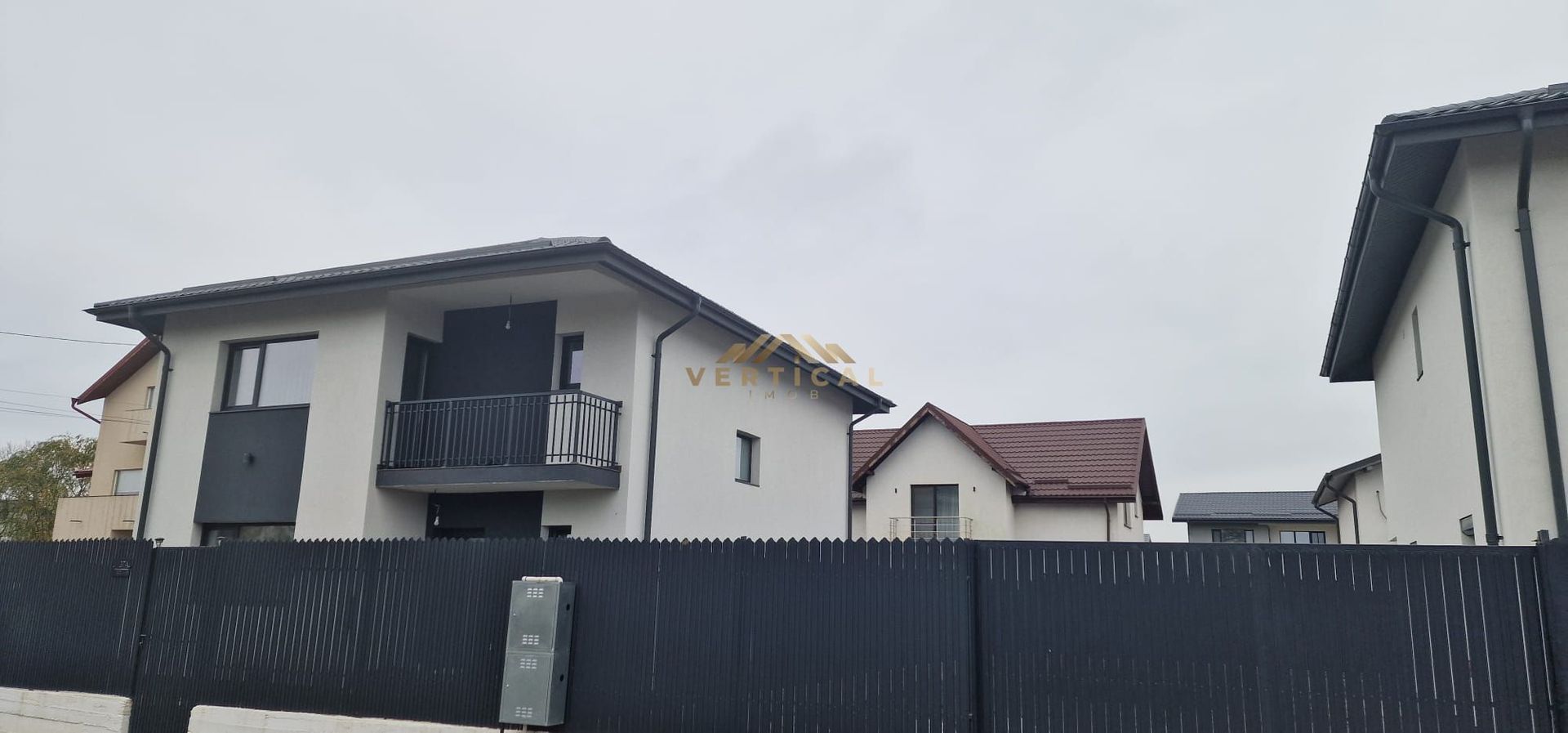 VILA 3 BAI, COM BERCENI, IF - Poză 3