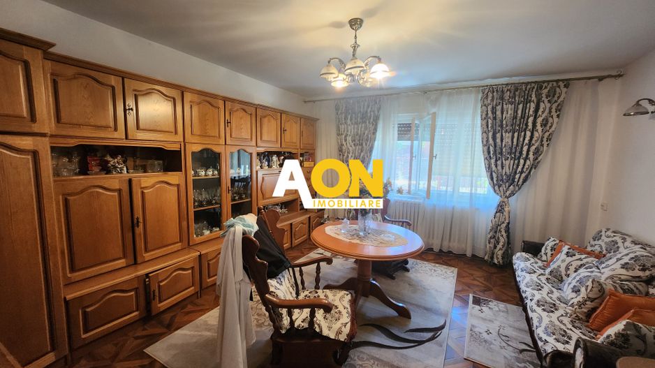 De vanzare casa 5 camere, 655mp teren, zona Cetate - Poză 7