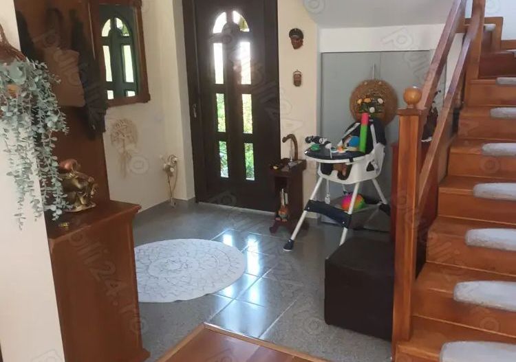 Casa de vânzare  str Kaffka Margit - Poză 2