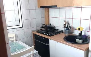 Gars. 31 mp, et 9/10, bloc reabilitat, instalații refăcute, mobilată și utilată - Poză 11