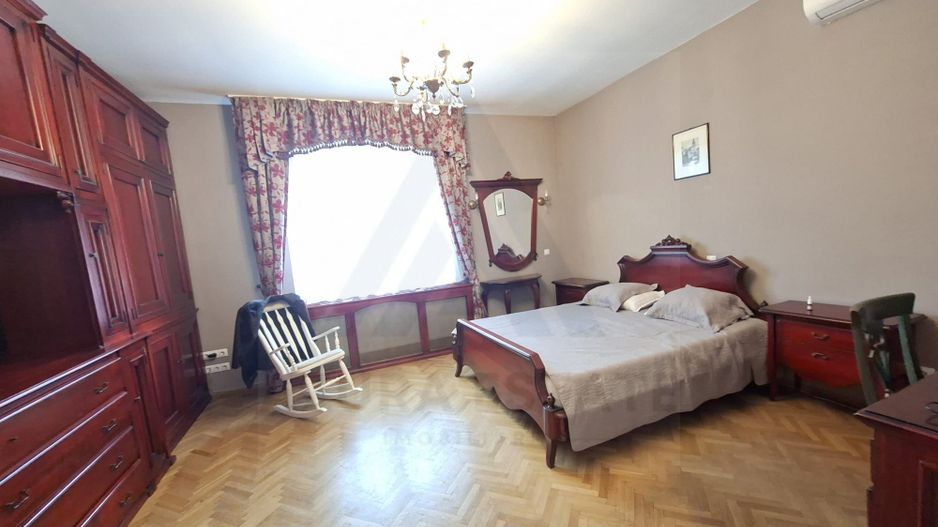 Apartament modern 3 camere curte individuala pe Bulevardul Victoriei - Poză 3