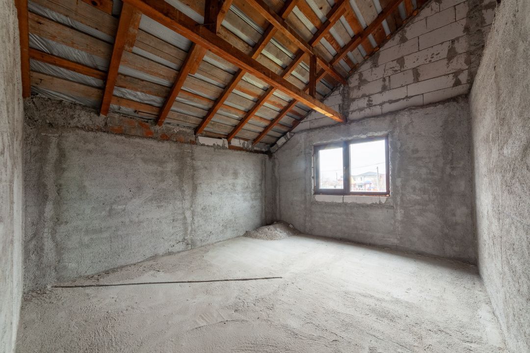 Casa sptioasa cu potential real in Maracineni la 5 pasi de Pitesti-Arges! - Poză 9