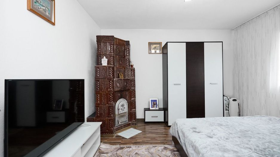 Casa  + anexa în Com.  Petresti, Sat Gherghesti - Dambovița - Poză 2