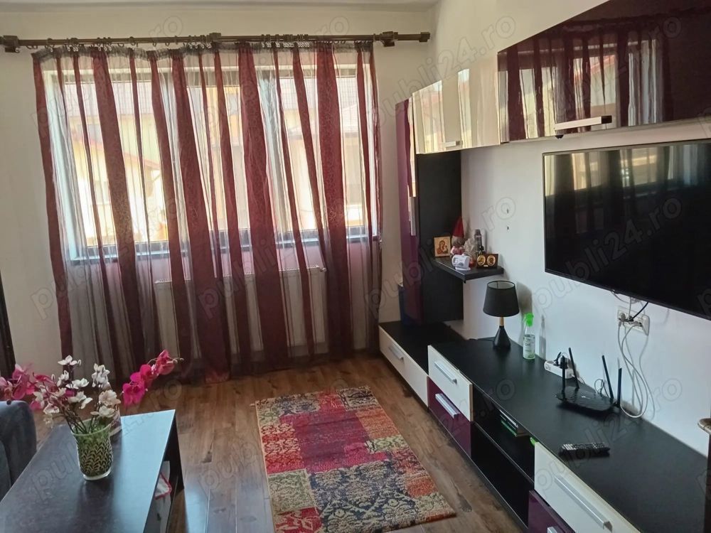 De vanzare apartament 3 camere + loc parcare, Cartierul Latin - Poză 2