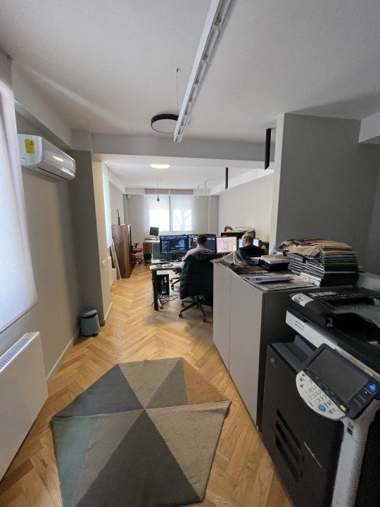 Duplex 3 camere amenajat birou/showroom, cu parcare inclusa - Poză 9