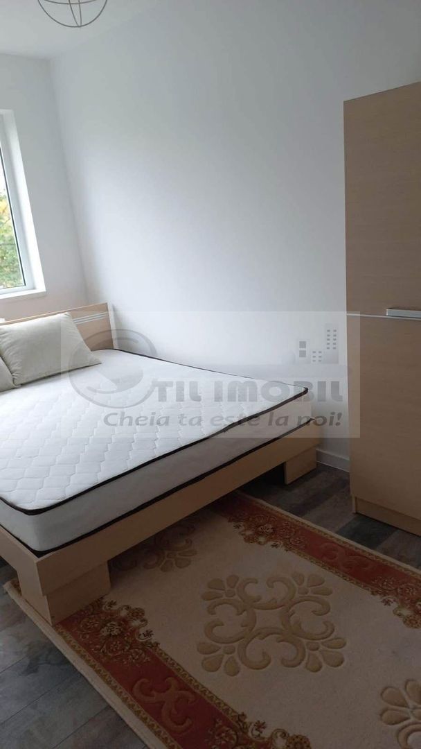 Apartament cu 3 camere si balcon - zona Podu Ros - 450€ - Poză 1