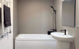 Apartament 2 camere de închiriat | central | etaj 4 | nou | decomandat | - Poză 3