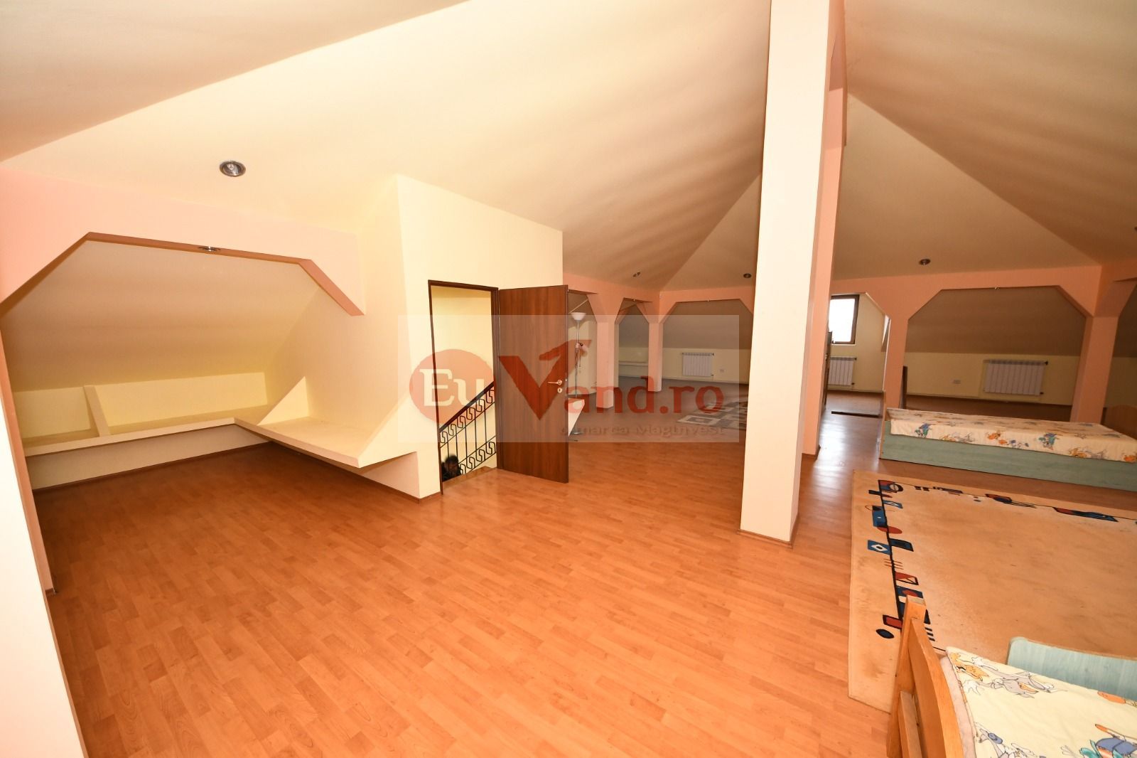 Vila spatioasa, pretabil pentru locuit/clinica, zona Micro 17 – Galati - Poză 27