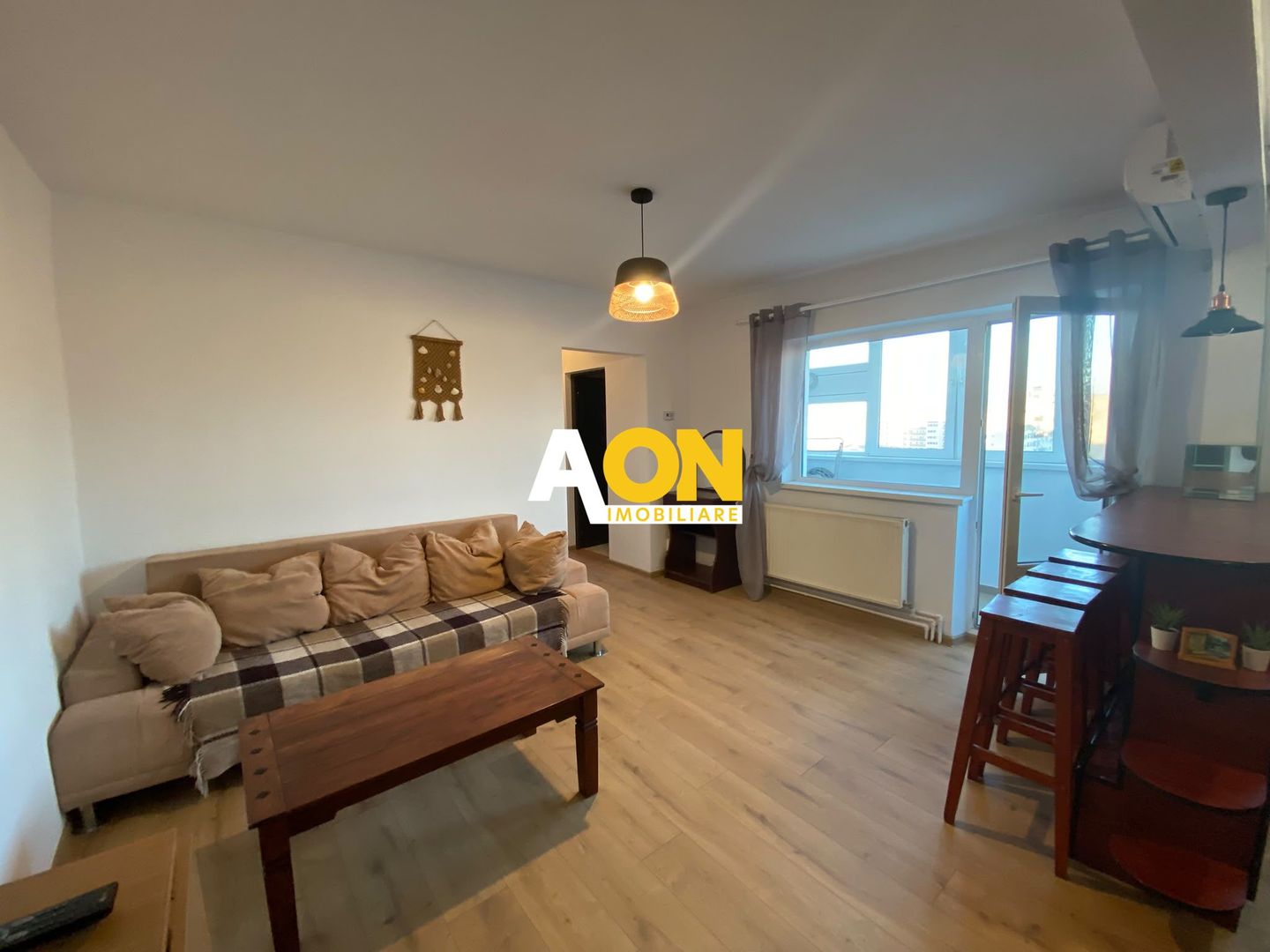Apartament cu 4 Camere, Bloc cu Lift, Bld. Transilvaniei - Poză 1