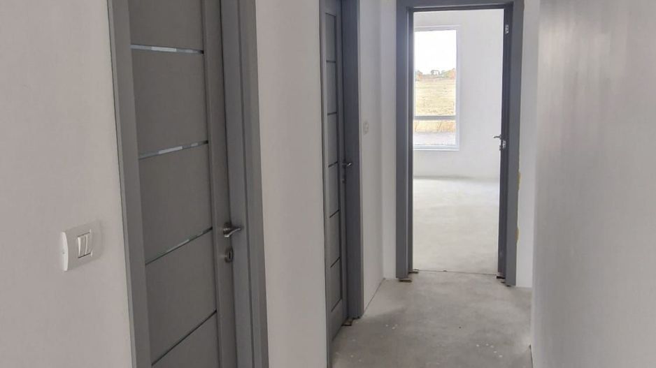 Casă / Vilă cu 4 camere de vânzare în Mosnita Noua - Poză 8