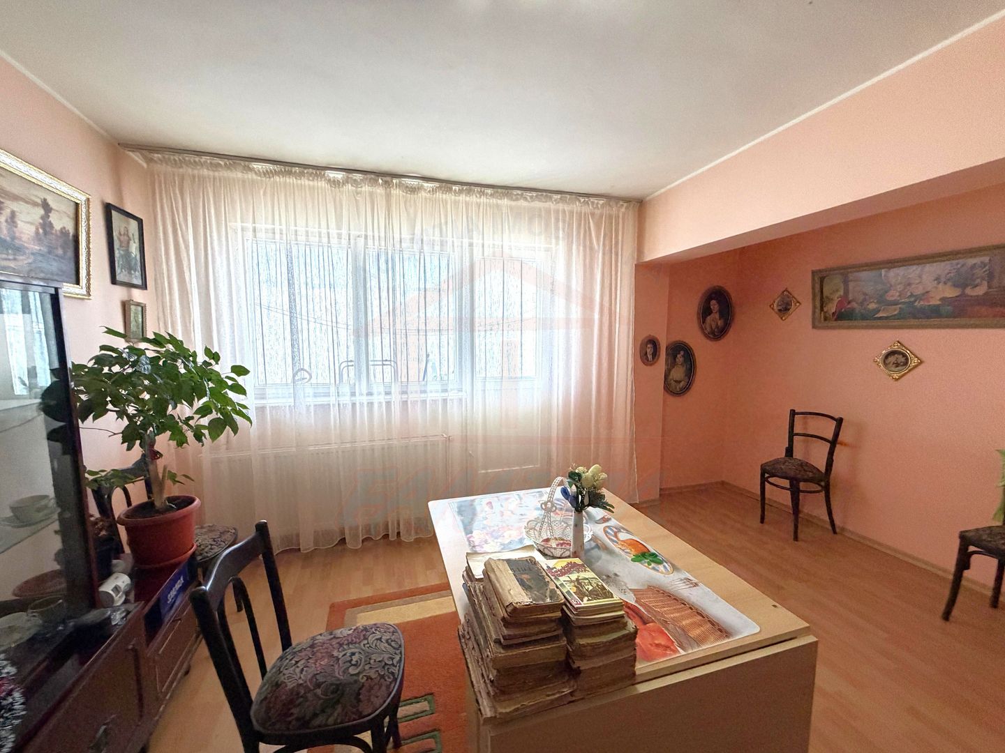 69.500 euro, negociabil,2 camere decomandate, 50mp, etaj 1, Micro19 - Poză 1