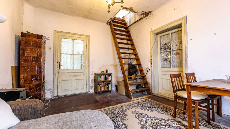 Apartament cu 2 camere, la curte comună, în Grădște. - Poză 8